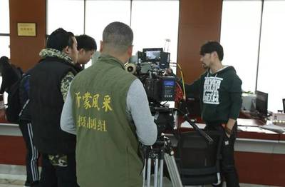 【动态】大型商业犯罪电影《步步为营》在临沂市政务服务中心拍摄中